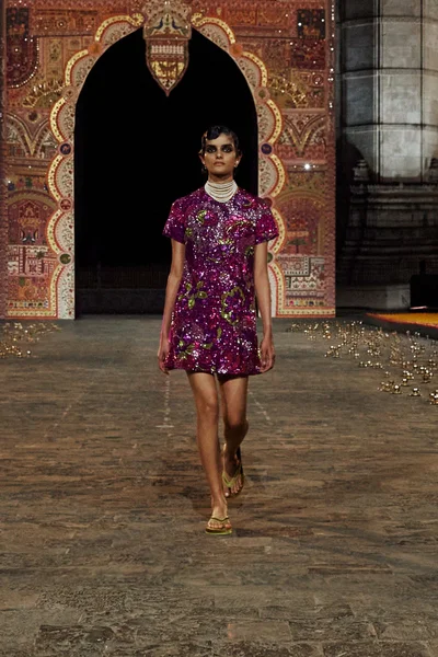 Look 63